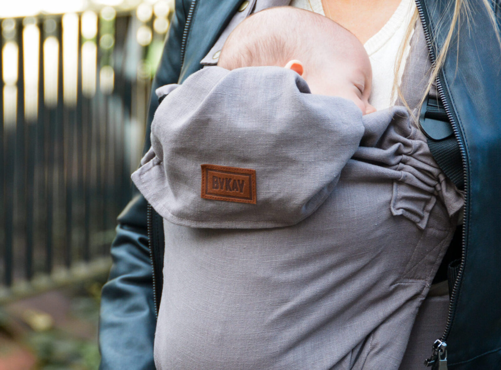 tweeling dragen in een babydrager - ByKay
